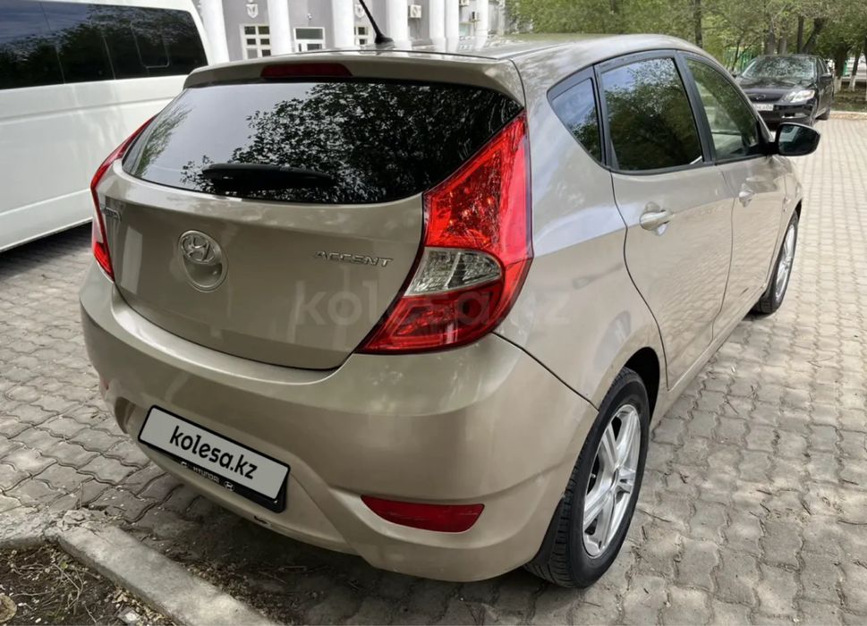 Hyundai accent 2013
