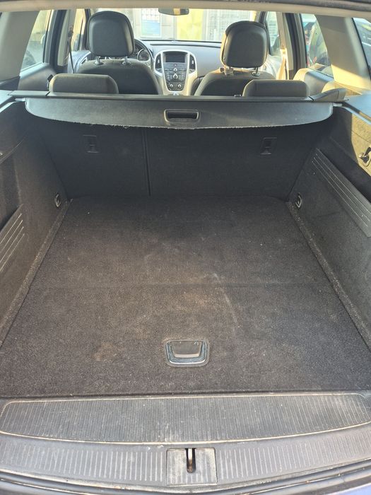 Vand Opel Astra J Break  2012 1.3 TDI -  95 CAI -  consum redus  ( nu accept schimburi )