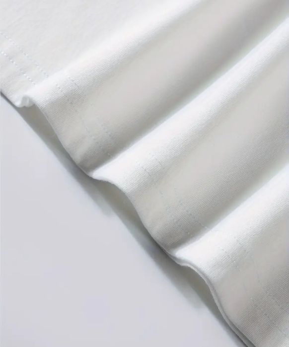 Bazviy oq futbolkalar