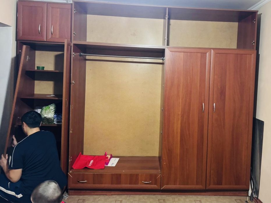 Шкаф отдам бесплатно!