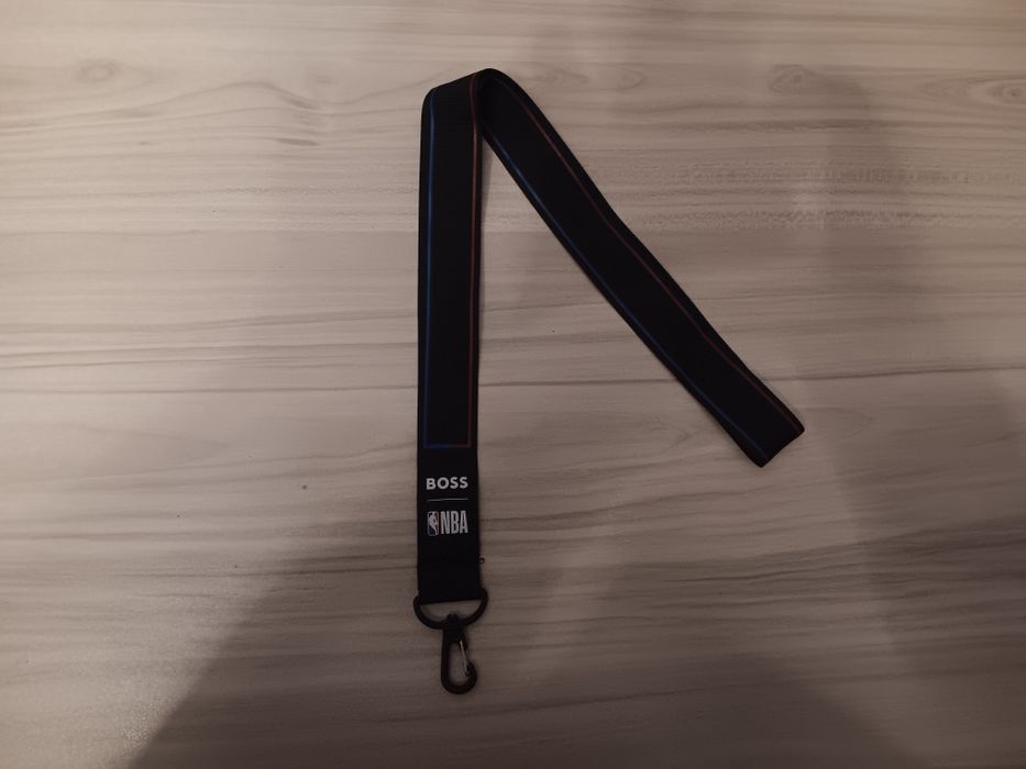 Оригинален ключодържател/връзка за ключове HUGO BOSS x NBA.