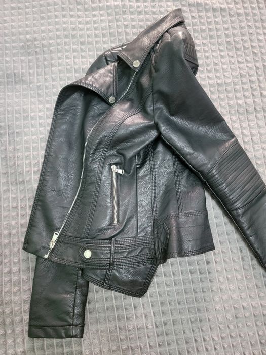 Продам кожанку 42 размер