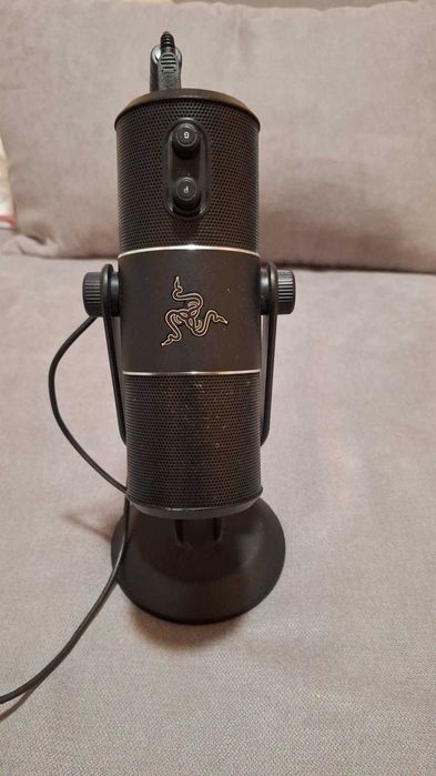 Microfon Razer Seirēn Pro – USB + XLR, calitate înaltă
