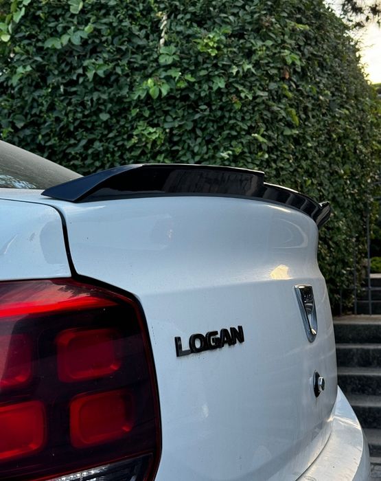 Eleron lip codita portbagaj Dacia Logan model M4 negru lucios