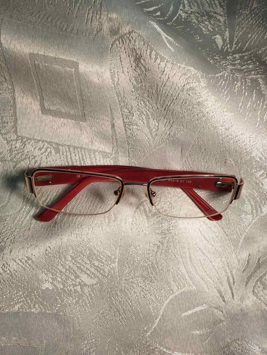 Гривни, обеци, рамки за очила