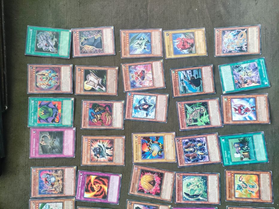 Продавам карти Yu-Gi-Oh