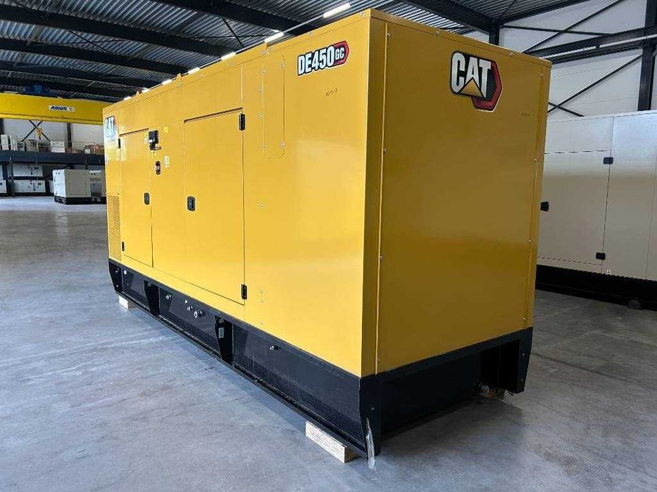 Generator Caterpillar industrial 400 kVA 500 kVA 600 kVA 800 kVA 1000 kVA pentru port nave santier naval uz 24h productie continua