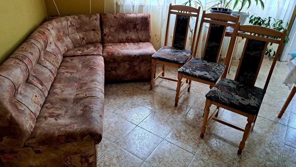 Кухненски ъглов диван с 3 бр тапицирани  стола