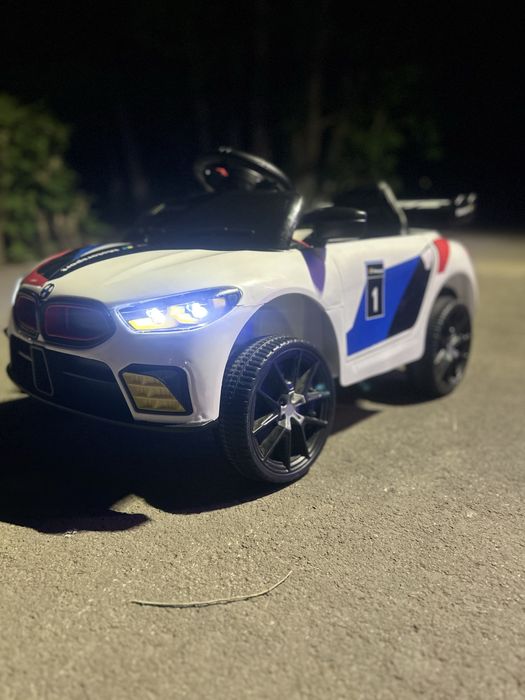 Детский автомобиль