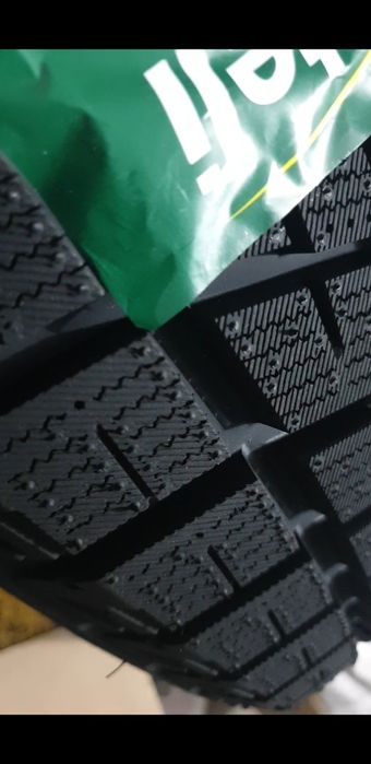 Зимние шины 225/60/R18