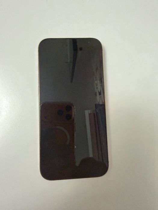 Vand iPhone 16 pro max impecabil Gold