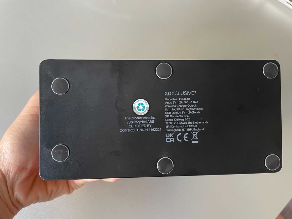 Wireless зарядна станция 10W + USB, с фирмено лого