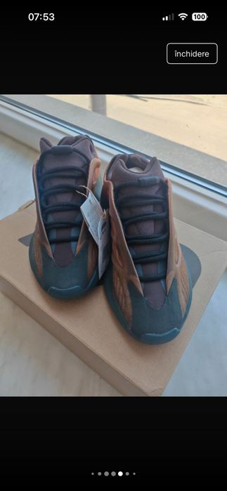 Adidasi yeezy 700,originali,marimea 38,noi,cu eticheta