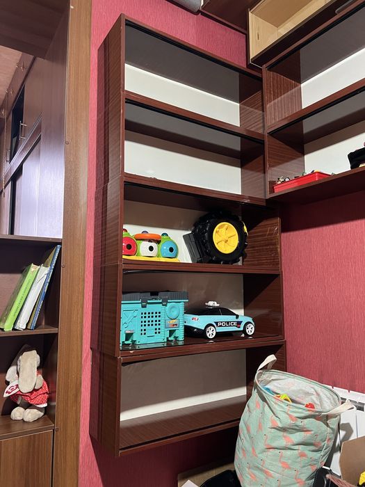 Тумбочки зеркало робочий стол