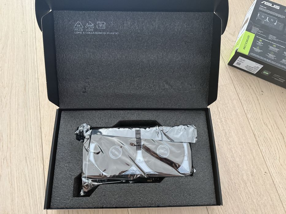 Placă video ASUS Dual GeForce RTX 5060 OC Edition 8GB GDDR7 PCIe 5.0 – Garanție EMAG 36 luni