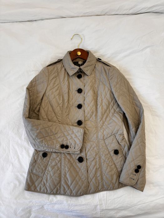 Geaca bej Burberry, stare impecabila, marimea IT 40