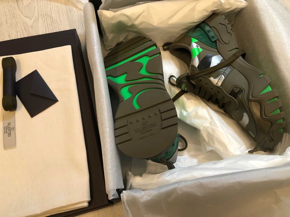 Valentino sneakers 41 si 42 originali, full box, retail 690 euro