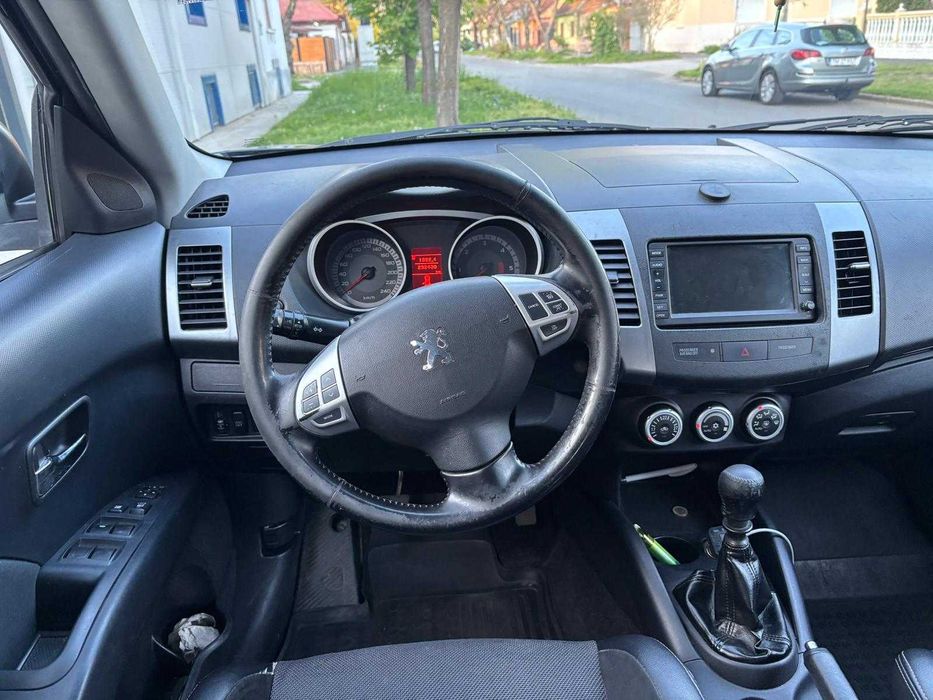 Peugeot 4007 2.2 HDi 150 Cp 2008 cu 7 Locuri