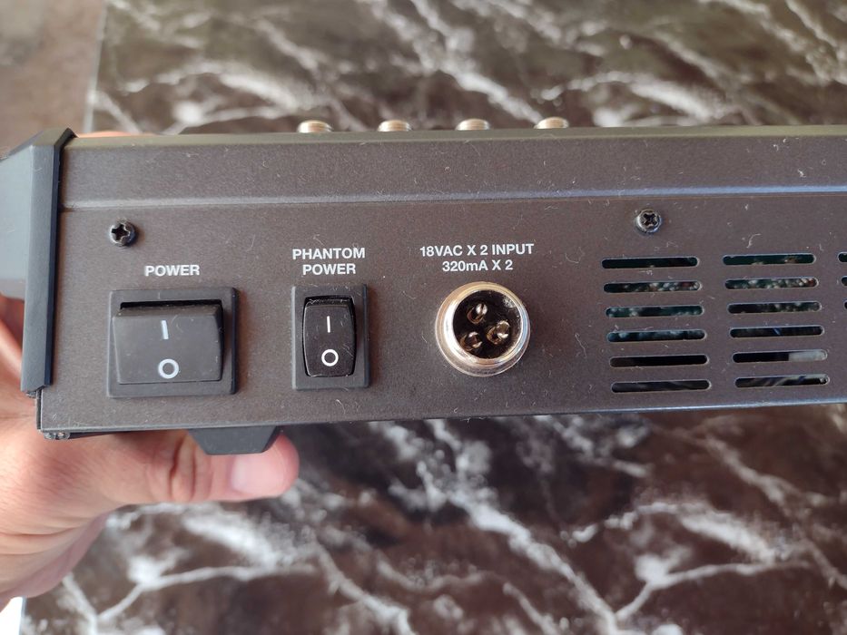 Аудио миксер Alesis Multimix 8 USB FX