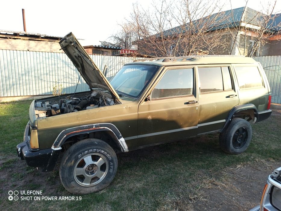 Продам Jeep Cherokee