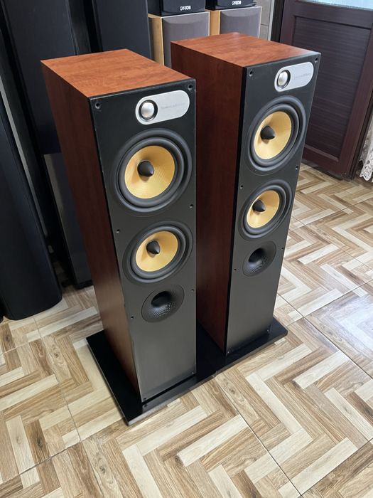 Boxe Top Bowers & Wilkins 684