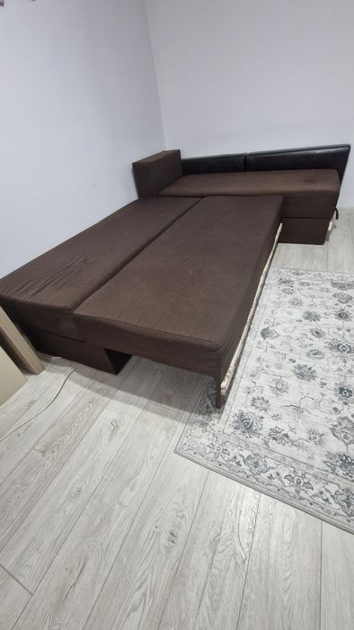 Colțar extensibil reversibil cu 2 lăzi de depozitare