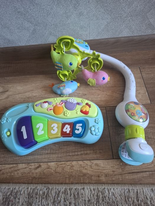 Vand carusel bebelusi si pian. 60 lei toate