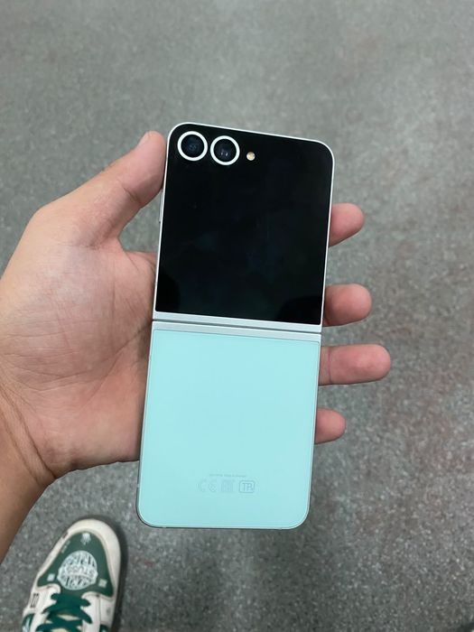 Samsung Z Flip 6