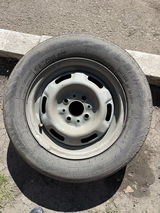 Продам комлект шин с дисками штампы