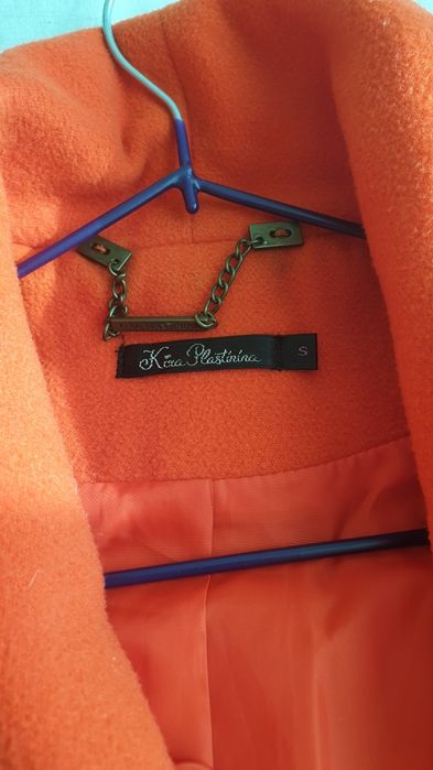 Продам демисезонное пальто