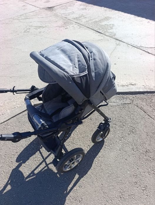 Продам детскую коляску Пилот