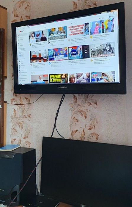 Монитор Thomson 32, как Samsung, lg 32 диогональ 81 сm