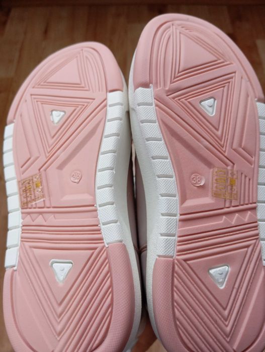 Чисто нови високи кецове