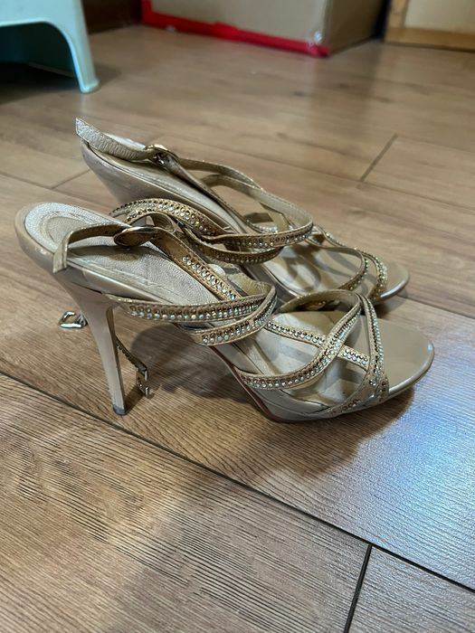 Срочно продам босоножки, 36 размера