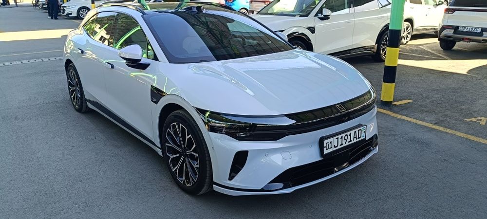 Zeekr 007gt сотилади