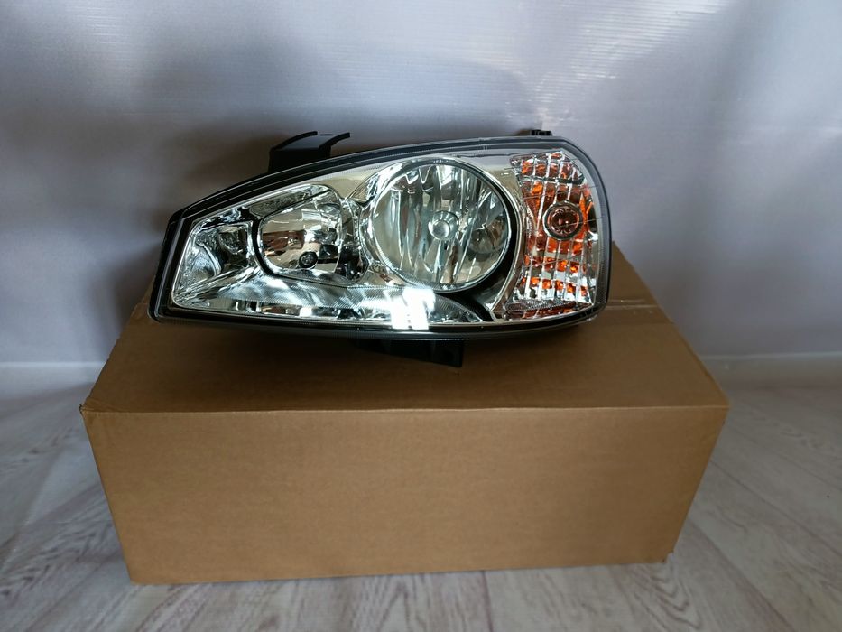 Фара Калина 1,новая.