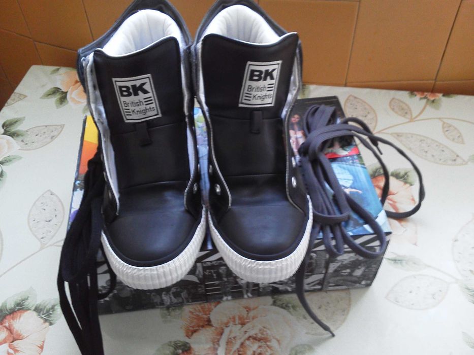 Tenisi -BK British Knights si Adidas Replay