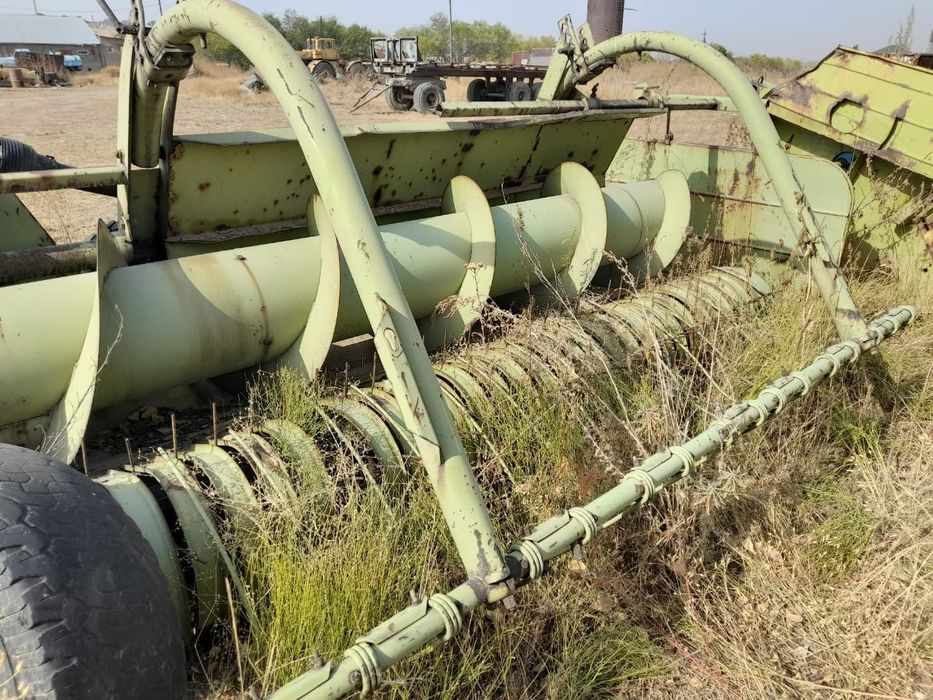 Продам жатку.и волкооборачиватель срочно