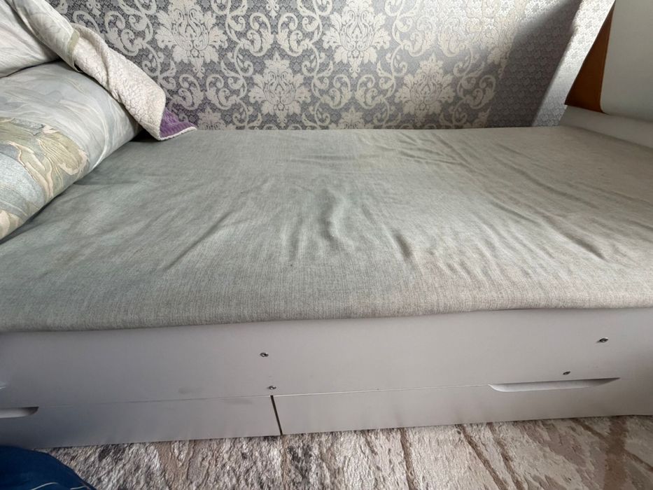 Продается две краватки