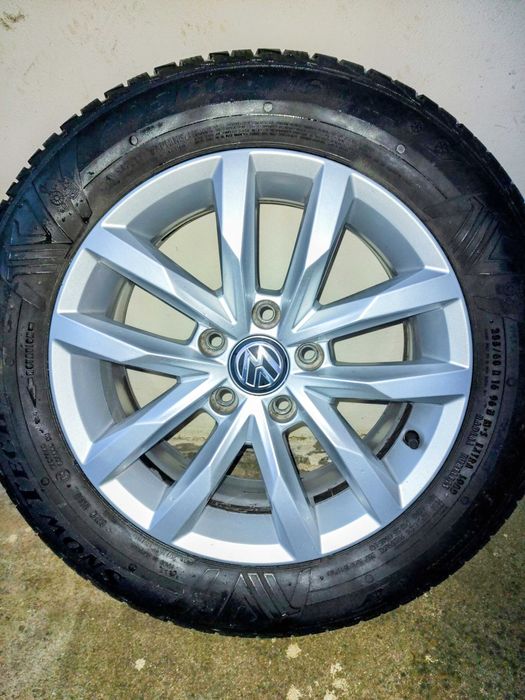 Jante originale Volkswagen R16 cu anvelope iarna