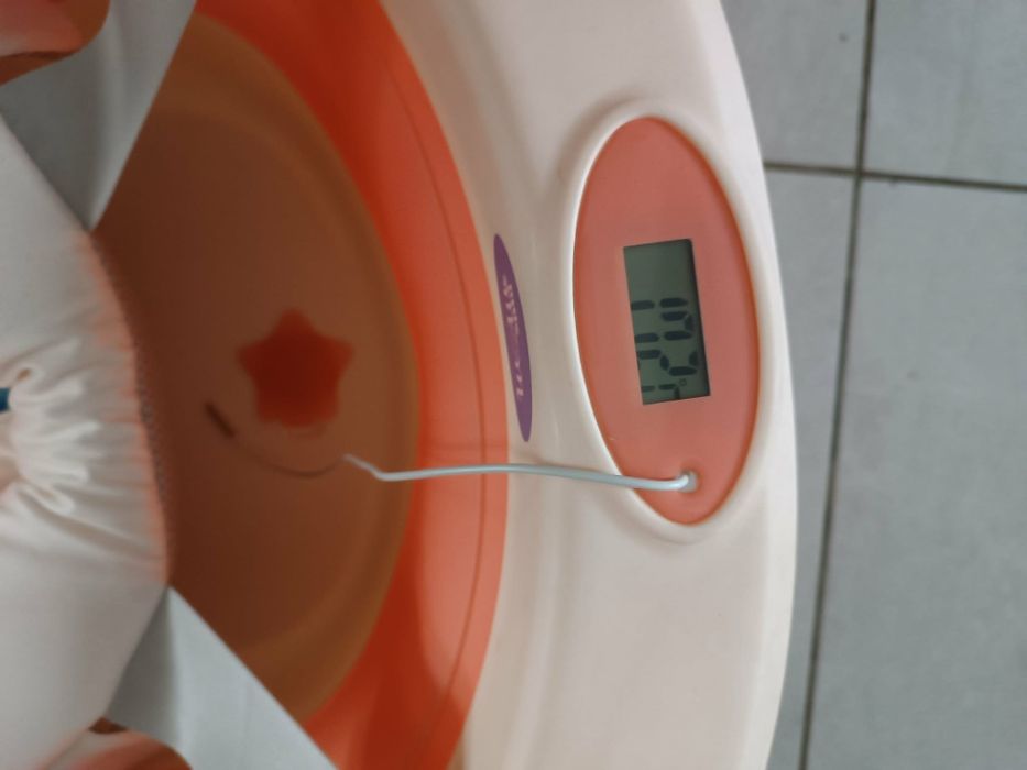 Cărucior copii, cădiță de baie și marsupiu bebeluși.