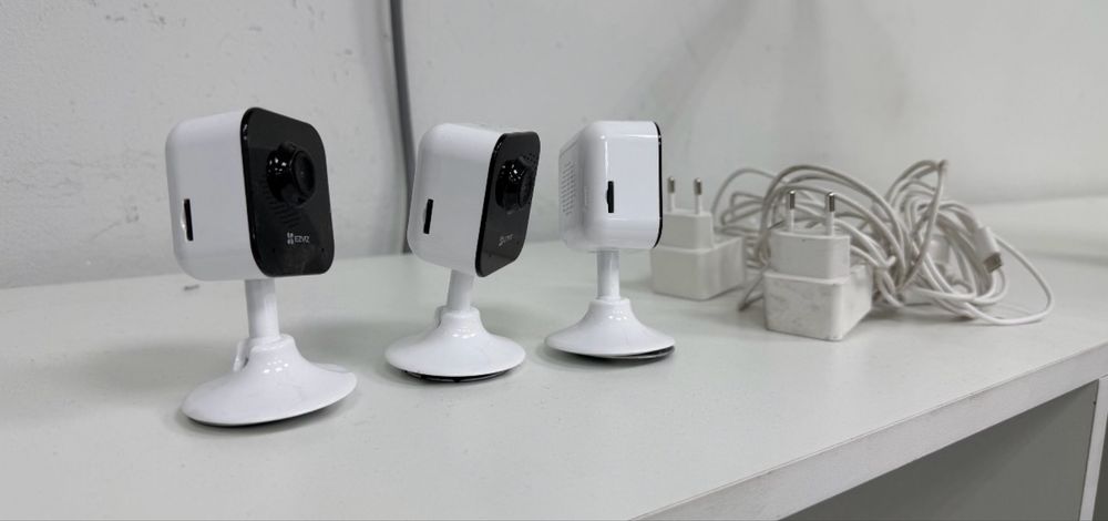 Продам 2 камеры Ezviz