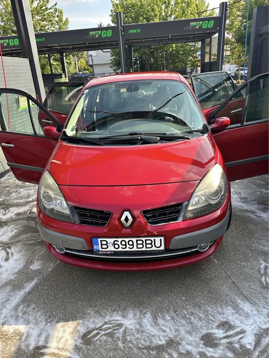 RENAULT Scenic