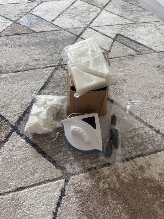 Магнитный стеклоочиститель с двух сторон