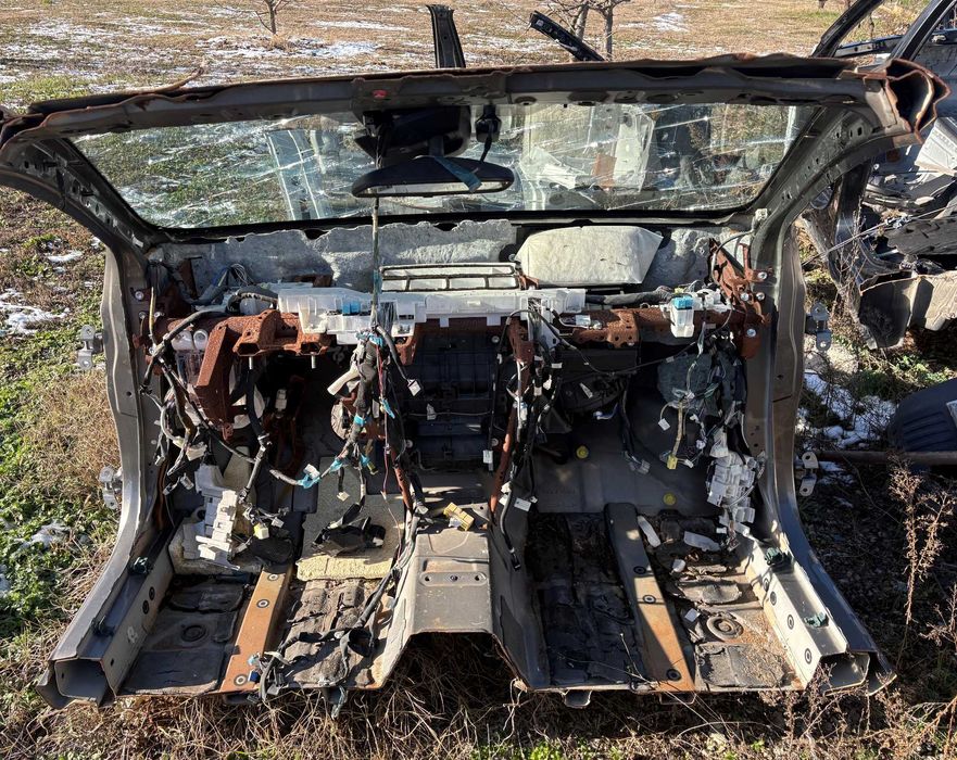 Части за Тойота Аурис 2 Toyota Auris II Ляв рог Десен рог Ляво бомбе