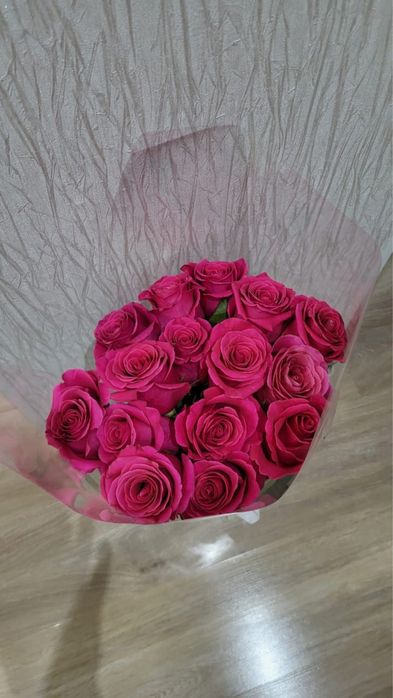 Цветы розовые розы 15шт