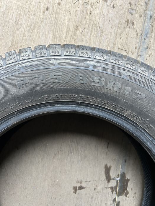 Продам резину на 225*65р17