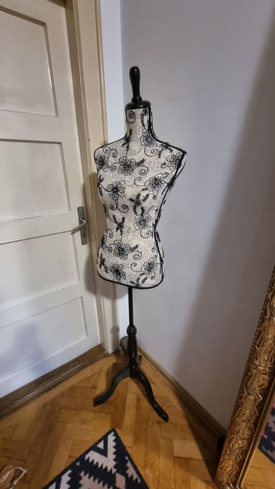 Manechin croitorie cu stativ din lemn masiv