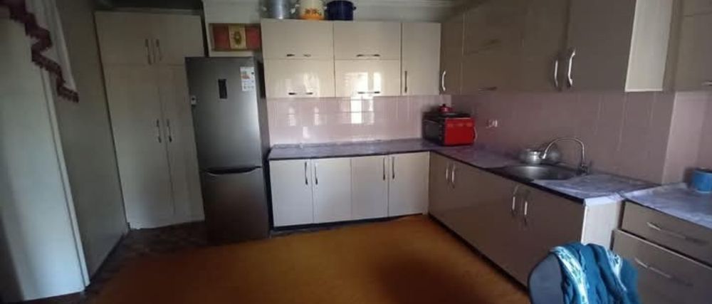 Продаётся  дом на 2 семьи