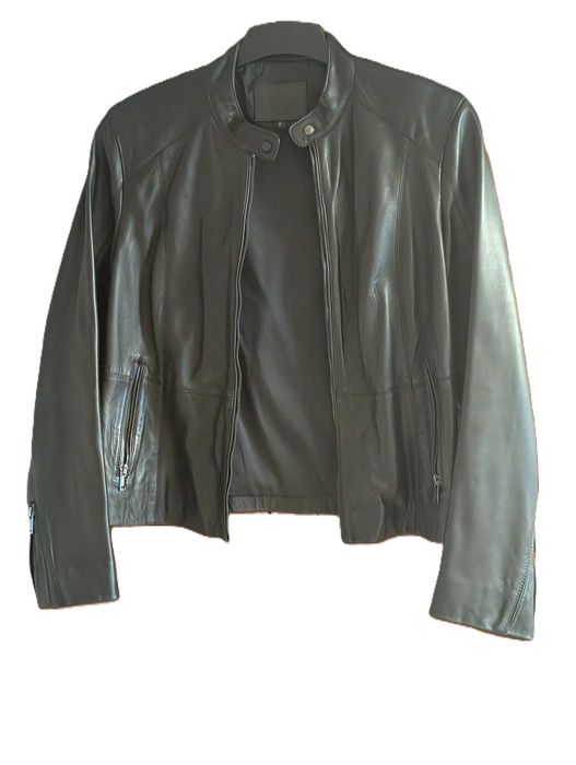 Vând haina de piele  de calitate